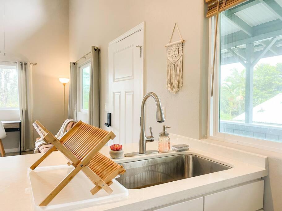 Hibiscus Hale, Full Kitchen, King Bed, Parking Appartement Keaau Buitenkant foto